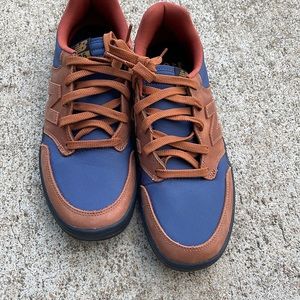 New Balance Men’s 9.5 All Coasts 425 Skate Shoes